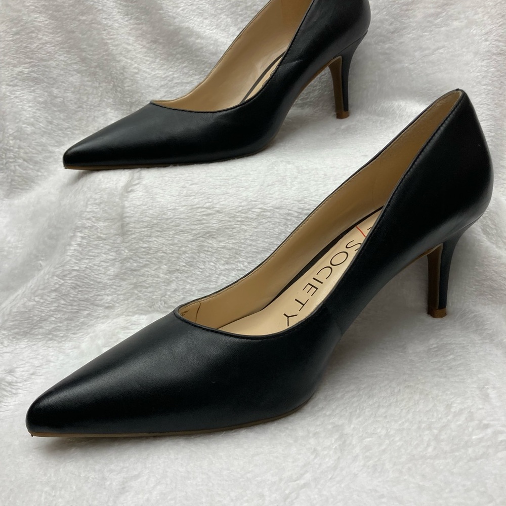 Sole Society Black Pointed Toe Heels - Picture 2 of 5